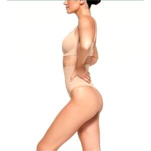 NWT SKIMS CORE CONTROL HIGH-WAISTED THONG